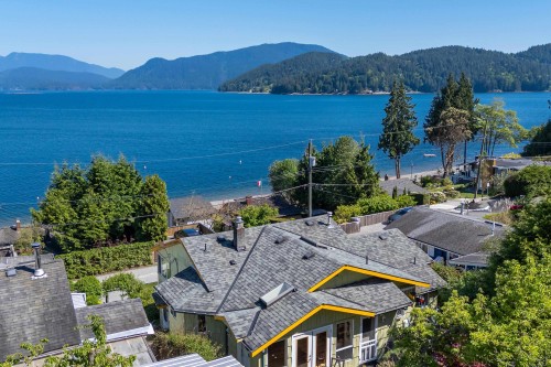 1077 Point Road, Gibsons, BC 