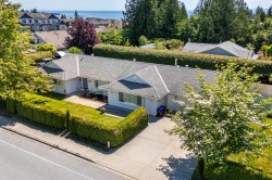 6289 Tyler Road Sechelt, BC V7Z 0M4