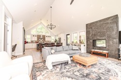 12290 269 Street Maple Ridge, BC V2W 1N8