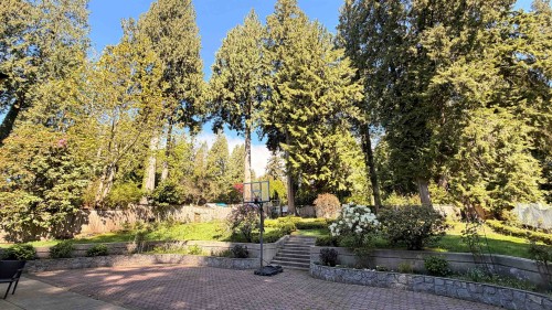 1393 Mathers Avenue  West Vancouver, BC V7T 2G5