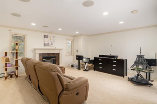 1393 Mathers Avenue, West Vancouver, BC 