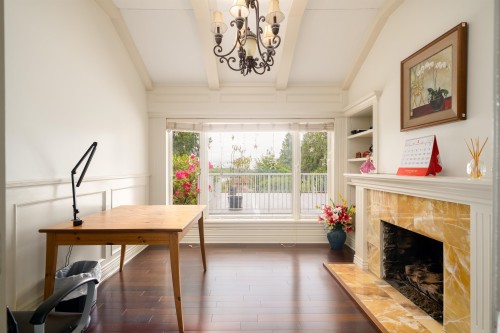 1393 Mathers Avenue, West Vancouver, BC 
