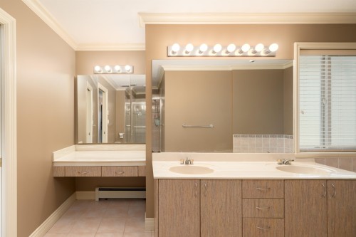 1393 Mathers Avenue, West Vancouver, BC 