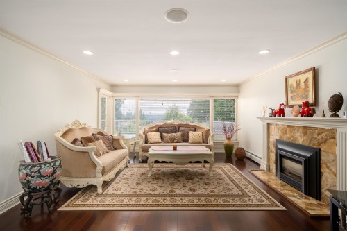 1393 Mathers Avenue, West Vancouver, BC 