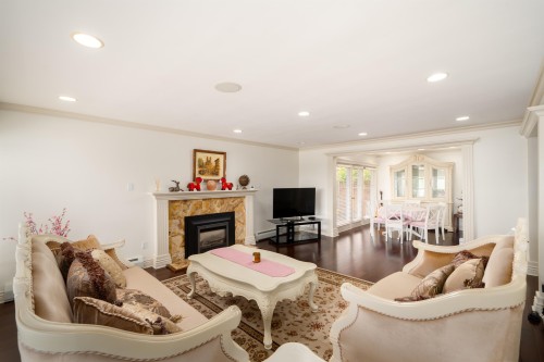 1393 Mathers Avenue, West Vancouver, BC 