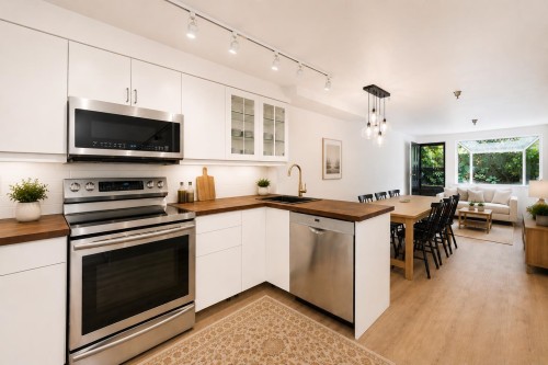 112-1363 Clyde Avenue  West Vancouver, BC V7T 2W9