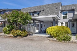 24-5761 Wharf Avenue Sechelt, BC V7Z 0J4