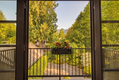 1134 Montroyal Boulevard, North Vancouver, BC 
