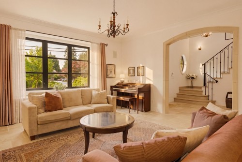 1134 Montroyal Boulevard, North Vancouver, BC 