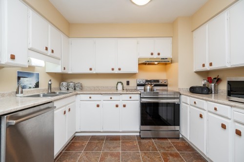612 Hillcrest Street, Coquitlam, BC 