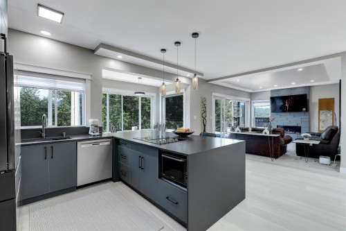 13 Shoreline Circle, Port Moody, BC 