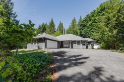 8094 Alderwood Road Halfmoon Bay, BC V7Z 1C9