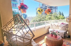 302-1406 Harwood Street Vancouver, BC V6G 1X5