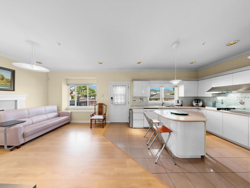 7806 Montcalm Street, Vancouver, BC 