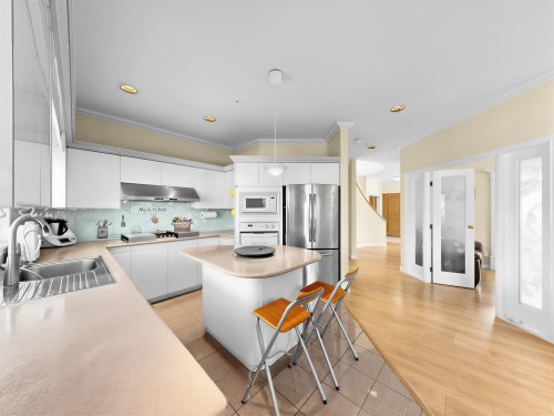 7806 Montcalm Street, Vancouver, BC 
