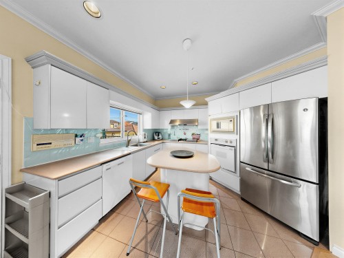 7806 Montcalm Street, Vancouver, BC 