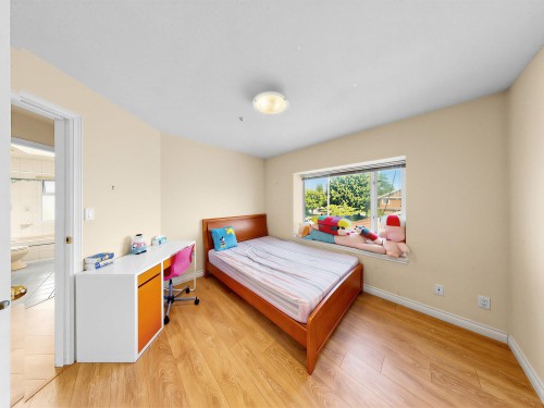7806 Montcalm Street, Vancouver, BC 