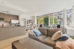 303-100 Esplanade E North Vancouver, BC V7L 4V1