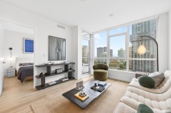 802-6087 Wilson Avenue Burnaby, BC V5H 0M1