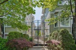 305-962 16th Avenue W Vancouver, BC V5Z 1T2