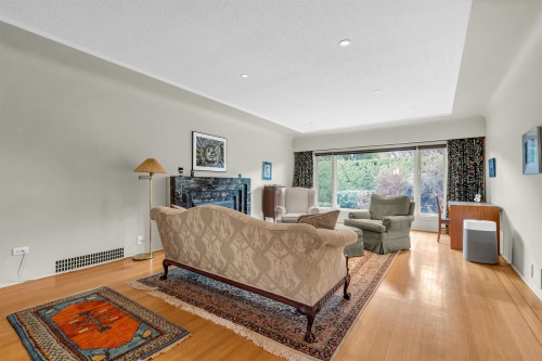1549 33Rd Avenue W, Vancouver, BC 