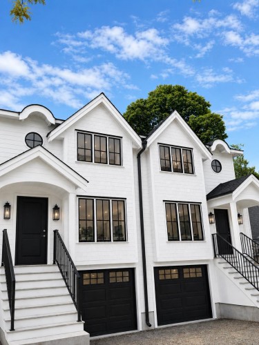 1-1065 Ridley Drive, Burnaby, BC - Outdoor With Facade