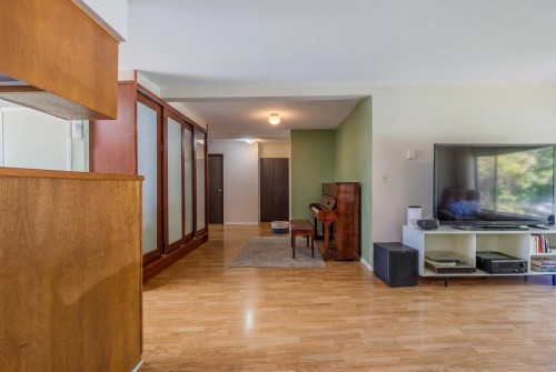 8076 19Th Avenue, Burnaby, BC 
