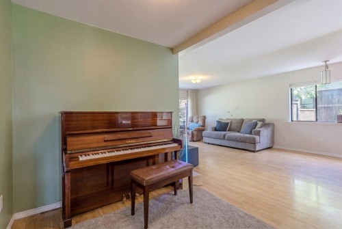 8076 19Th Avenue, Burnaby, BC 
