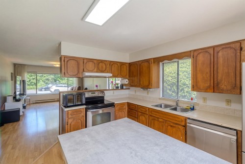 8076 19Th Avenue, Burnaby, BC 