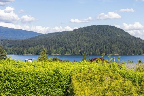 474 Fairway Drive, North Vancouver, BC 