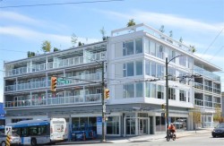211-2508 Fraser Street  Vancouver, BC V5T 1T1
