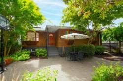 1185 Cloverley Street  North Vancouver, BC V7L 1N7