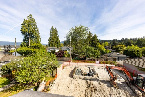258 21St Street E, North Vancouver, BC 