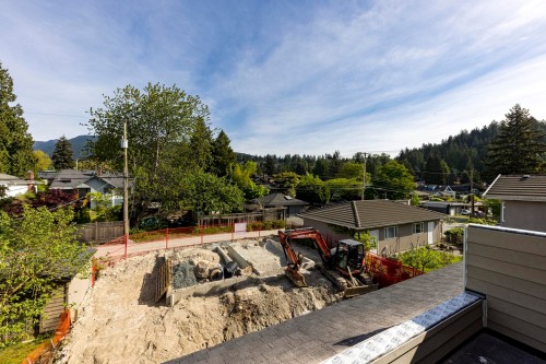 258 21St Street E, North Vancouver, BC 