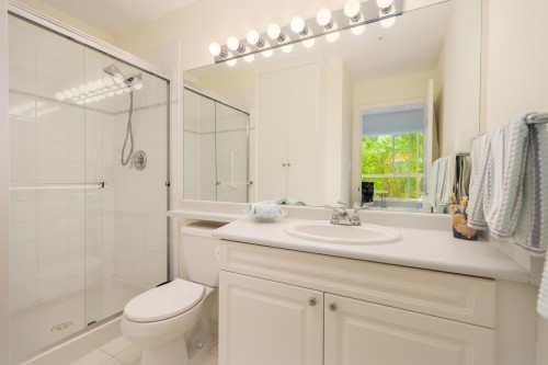 229-3098 Guildford Way, Coquitlam, BC 