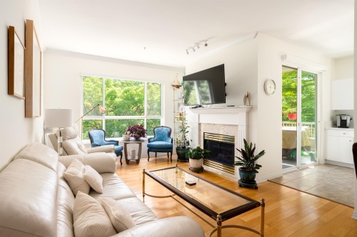 229-3098 Guildford Way, Coquitlam, BC 