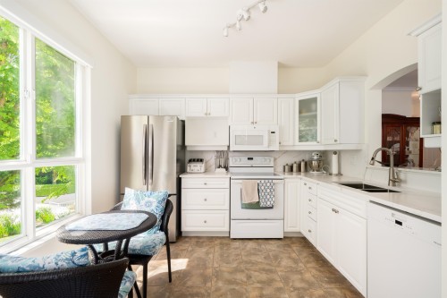 229-3098 Guildford Way, Coquitlam, BC 