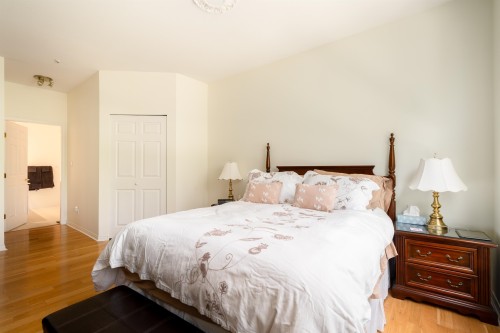 229-3098 Guildford Way, Coquitlam, BC 