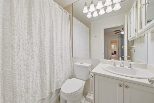 562 Keith Road W, North Vancouver, BC 