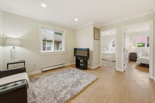 562 Keith Road W, North Vancouver, BC 