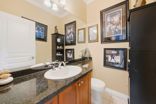 562 Keith Road W, North Vancouver, BC 