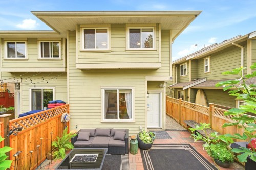 562 Keith Road W, North Vancouver, BC 