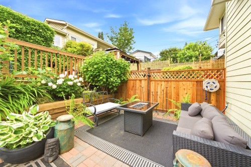 562 Keith Road W, North Vancouver, BC 