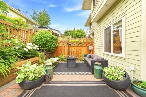 562 Keith Road W, North Vancouver, BC 