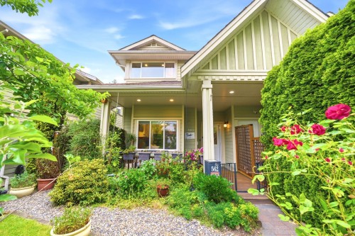562 Keith Road W, North Vancouver, BC 