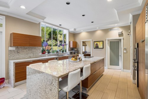 2657 Marine Drive Sw, Vancouver, BC 