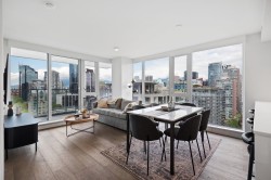 2002-1111 Richards Street  Vancouver, BC V6B 0S3