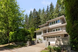 772 Regal Crescent  North Vancouver, BC V7K 2X8
