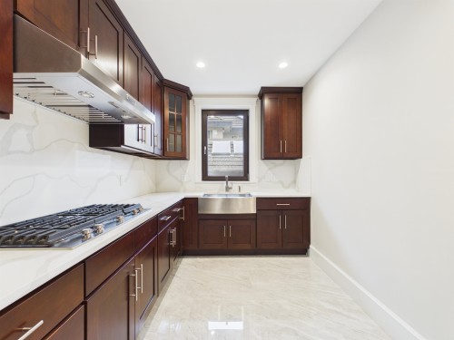 1130 Smith Ave, Coquitlam, BC 