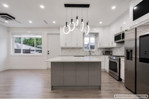 #2-4675 Canada Way, Burnaby, BC 